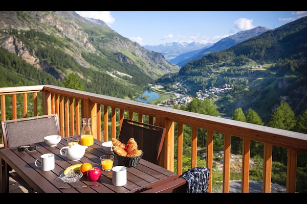 Foto van Appartement in Frankrijk met Spa en Zwembad - Vakantiehuis in Tignes - TerraceBalcony