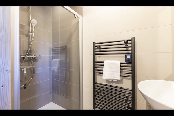 Foto van Appartement in Samoëns met Spa en Zwembad - Vakantiehuis in Samoëns - BathRoom