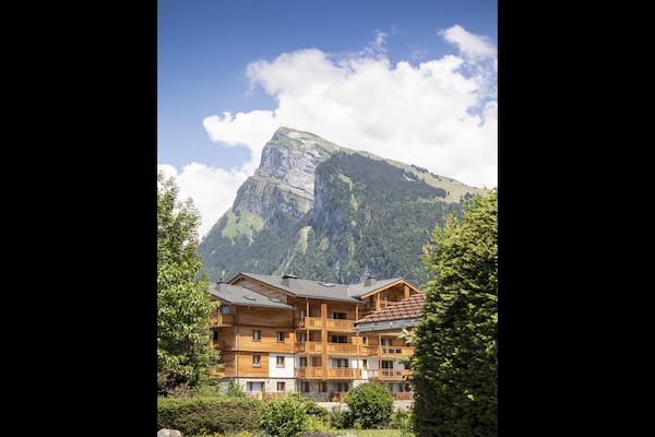 Foto van Appartement in Samoëns met Spa en Zwembad - Vakantiehuis in Samoëns - ExteriorSummer