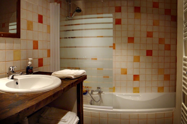 Foto van Luxe appartement met sauna in de Franse Alpen - Vakantiehuis in Champagny en Vanoise - BathRoom