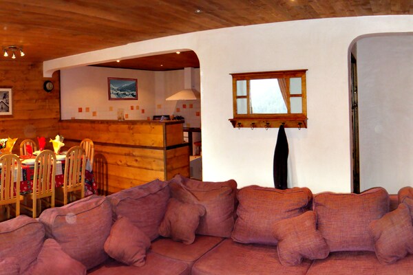 Foto van Luxe appartement met sauna in de Franse Alpen - Vakantiehuis in Champagny en Vanoise - LivingRoom