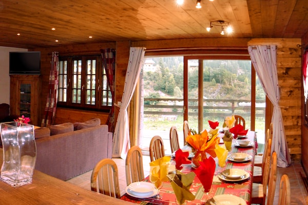 Foto van Luxe appartement met sauna in de Franse Alpen - Vakantiehuis in Champagny en Vanoise - DiningRoom