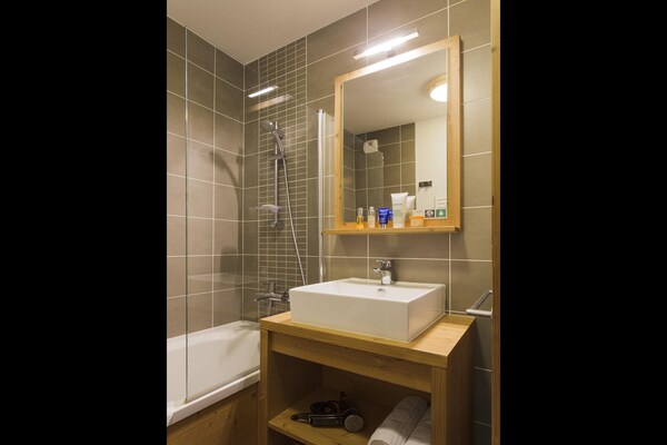 Foto van Appartement in Frankrijk met Spa en Zwembad - Vakantiehuis in St Martin de Belleville - BathRoom