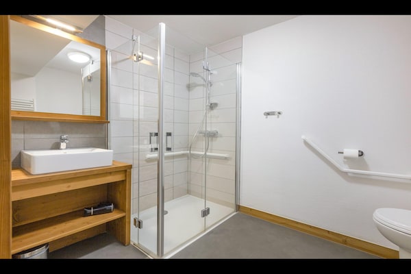 Foto van Appartement in Hauteluce met Ski-In/Ski-Out - Vakantiehuis in Hauteluce - BathRoom