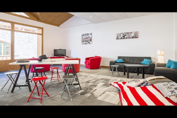 Foto van Appartement in Frankrijk met Spa en Uitzicht - Vakantiehuis in Sainte-Foy Tarentaise - LivingRoom