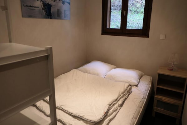 Foto van De Chalets du Soleil met drie kamers - Vakantiehuis in ST GERVAIS LES BAINS - BedRoom