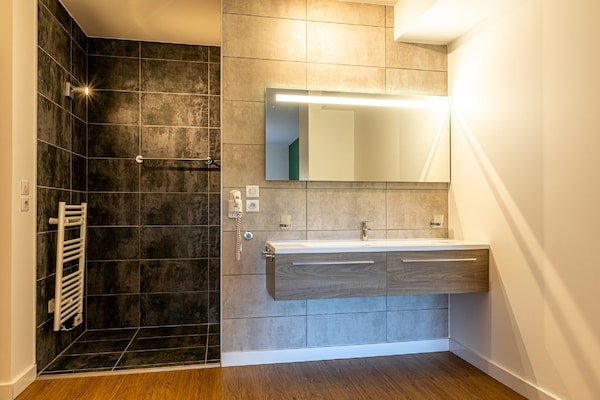 Foto van Charmant Alpen Appartement - Vakantiehuis in Abondance - BathRoom