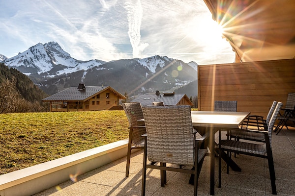 Foto van Charmant Alpen Appartement - Vakantiehuis in Abondance - TerraceBalcony
