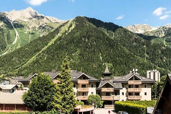 Foto van Appartement Prestige 2 kamers (6 personen) - Vakantiehuis in CHAMONIX MONT BLANC - ExteriorSummer