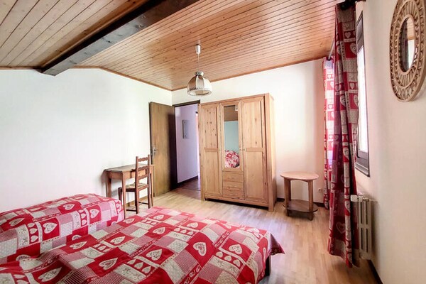 Foto van BOIS VENANTS - Vakantiehuis in Saint Jean d'Aulps - BedRoom