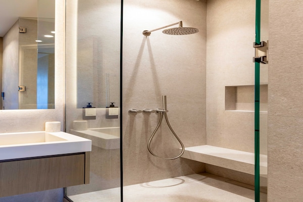 Foto van Luxe appartement met airconditioning, 2 slaapkamers/6 plaatsen - Madeleine - Untagged