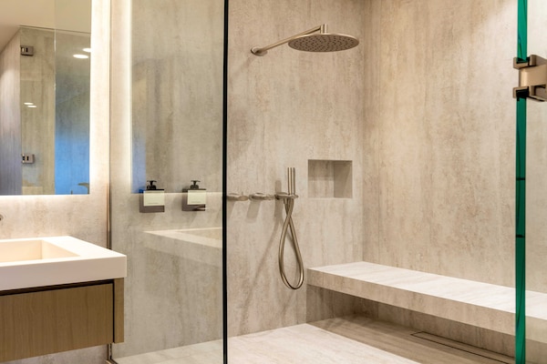 Foto van Luxe appartement met airconditioning, 2 slaapkamers/6 plaatsen - Madeleine - Untagged