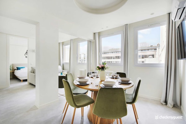 Foto van Charmant appartement - 2BR/6P - Faubourg-du-Roule - Vakantiehuis in Paris - 