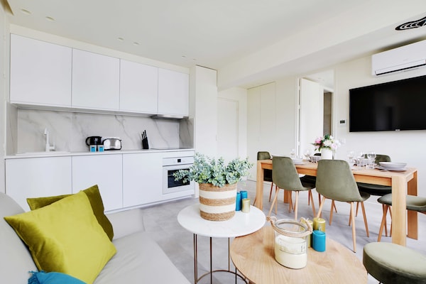 Foto van Modern appartement - 2BR/6P - Faubourg-du-Roule - Vakantiehuis in Paris - 