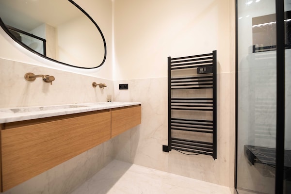Foto van Elegant appartement met airconditioning - 2 slaapkamers - 6 slaapkamers - Palais Garnier - Untagged