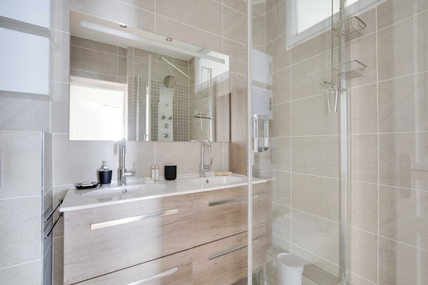 Foto van Luxe appartement - 2BR/6P - Canal Saint-Martin - Vakantiehuis in Paris - 