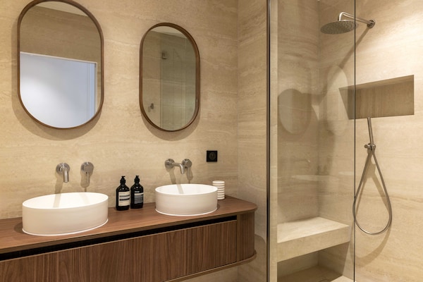 Foto van Luxe appartement / Airconditioning - 4 slaapkamers / 8 plaatsen - Bastille - Untagged
