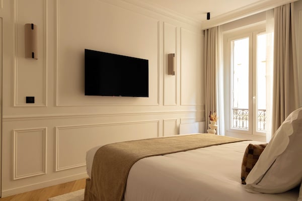 Foto van Luxe appartement / Airconditioning - 4 slaapkamers / 8 plaatsen - Bastille - Untagged