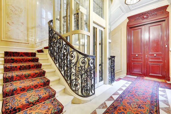 Foto van Luxe appartement met 2 slaapkamers en 6 badkamers - Arc de Triomphe - Untagged