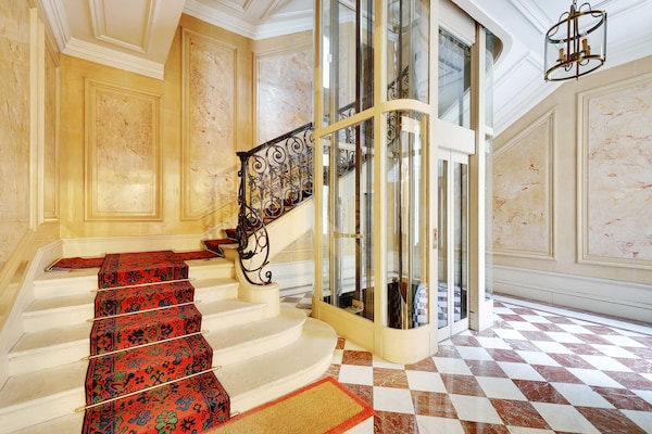 Foto van Luxe appartement met 2 slaapkamers en 6 badkamers - Arc de Triomphe - Untagged