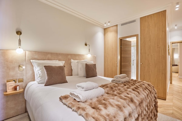 Foto van Luxe appartement met airconditioning Arc de Triomphe - Untagged