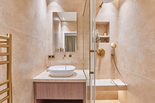 Foto van Luxe appartement met airconditioning Arc de Triomphe - Untagged