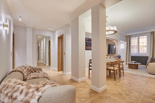 Foto van Luxe appartement met airconditioning Arc de Triomphe - Untagged