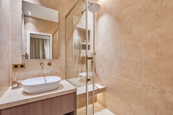 Foto van Luxe appartement met airconditioning Arc de Triomphe - Untagged