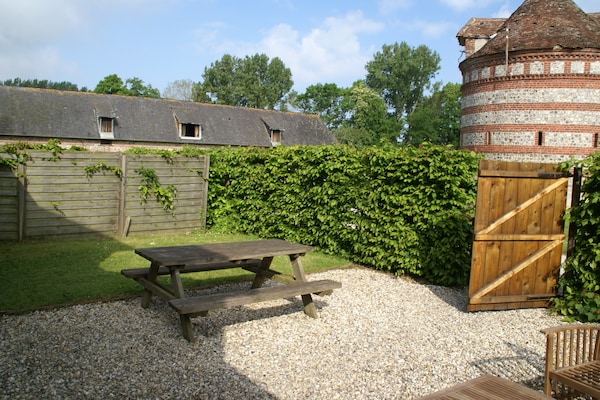 Foto van Cottage in Flainville bij Normandische kust - Vakantiehuis in Le Bourg-Dun - GardenSummer