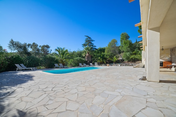 Foto van Authentieke villa met privézwembad in Sainte-Maxime - PoolOfHouse