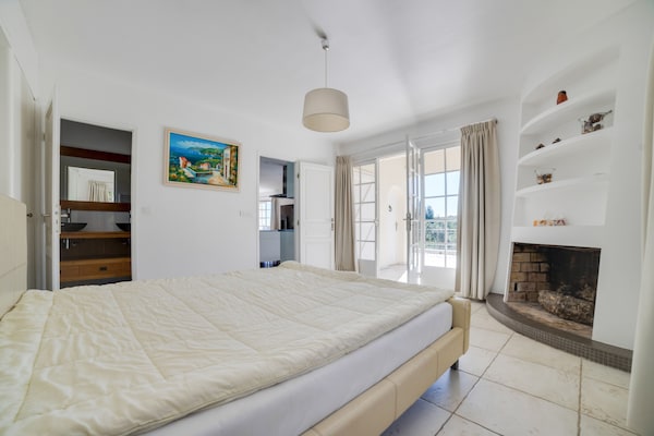 Foto van Authentieke villa met privézwembad in Sainte-Maxime - BedRoom
