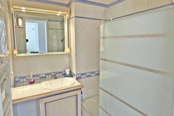 Foto van 3 stukken voor 6 personen - Vakantiehuis in STE MAXIME - BathRoom