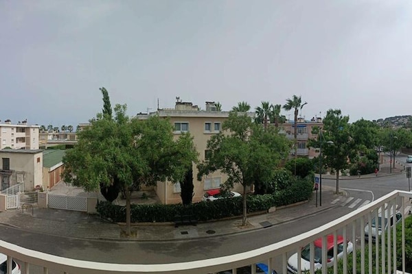 Foto van 3 stukken voor 6 personen - Vakantiehuis in SIX FOURS LES PLAGES - AreaSummer1KM