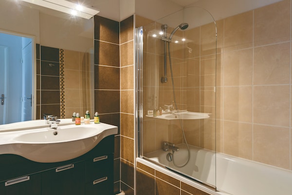 Foto van Duplexappartement aan de Var-kust voor 8 - Vakantiehuis in Six-Fours-les-Plages - BathRoom