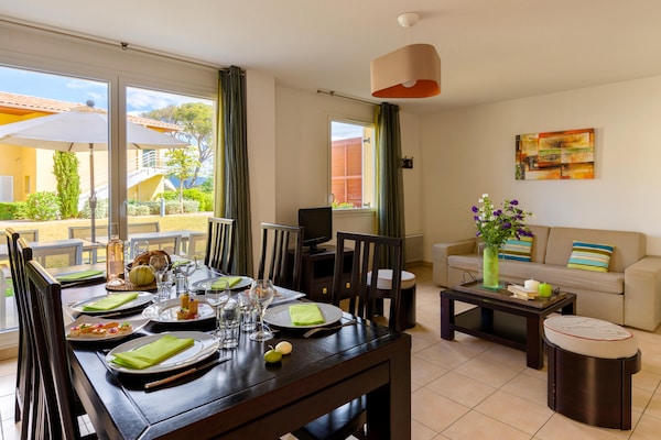 Foto van Duplexappartement aan de Var-kust voor 8 - Vakantiehuis in Six-Fours-les-Plages - LivingRoom