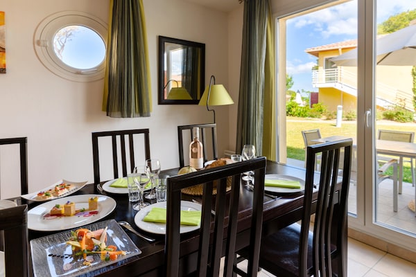 Foto van Duplexappartement aan de Var-kust voor 8 - Vakantiehuis in Six-Fours-les-Plages - DiningRoom