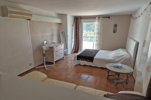 Foto van Villa in Le Luc met Zwembad & Uitzicht - Vakantiehuis in Le Luc - PoolOfHouse