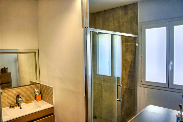 Foto van Mooi vakantiehuis met tuin - Vakantiehuis in Lorgues - BathRoom