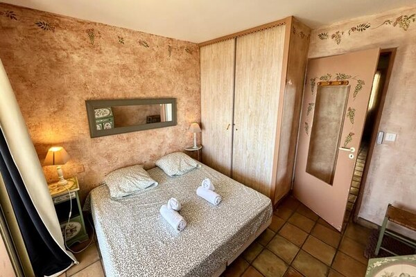 Foto van Appartement met Zeezicht en Zwembad - Vakantiehuis in Le Lavandou - Untagged