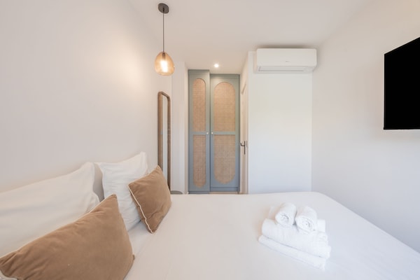 Foto van 2-slaapkamerappartement in een residentie met zwembad - Saint-Tropez - Untagged