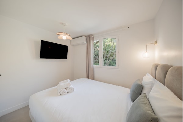 Foto van 2-slaapkamerappartement in een residentie met zwembad - Saint-Tropez - Untagged