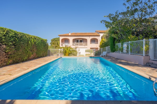 Foto van 2-slaapkamerappartement in een residentie met zwembad - Saint-Tropez - Untagged