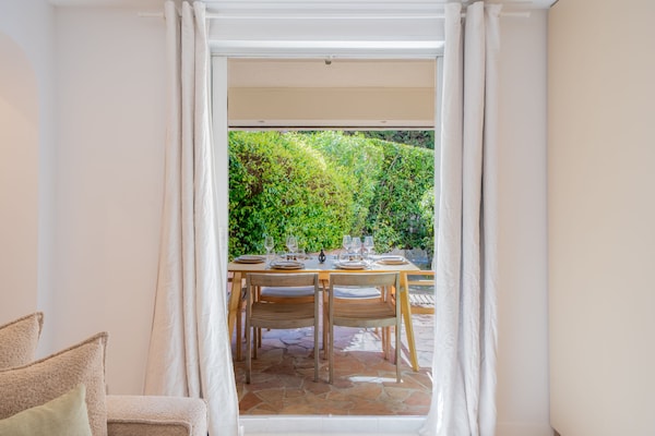 Foto van 2-slaapkamerappartement in een residentie met zwembad - Saint-Tropez - Untagged