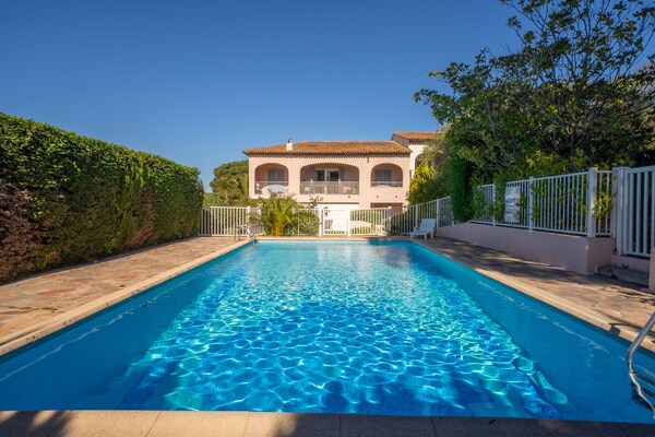 Foto van 2-slaapkamerappartement in een residentie met zwembad - Saint-Tropez - Untagged