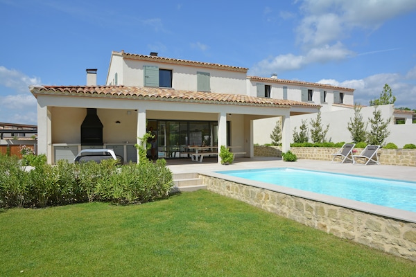 Foto van Villa in Malaucène bij Mont Ventoux - Vakantiehuis in Malaucène - ExteriorSummer