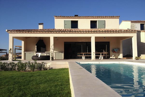 Foto van Villa in Malaucène bij Mont Ventoux - Vakantiehuis in Malaucène - ExteriorSummer