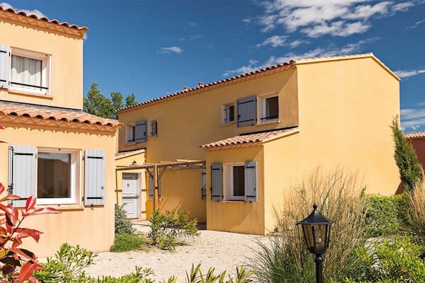 Foto van Familievakantiehuisje in de Provence voor 8 - Vakantiehuis in L'Isle-sur-la-Sorgue - ExteriorSummer