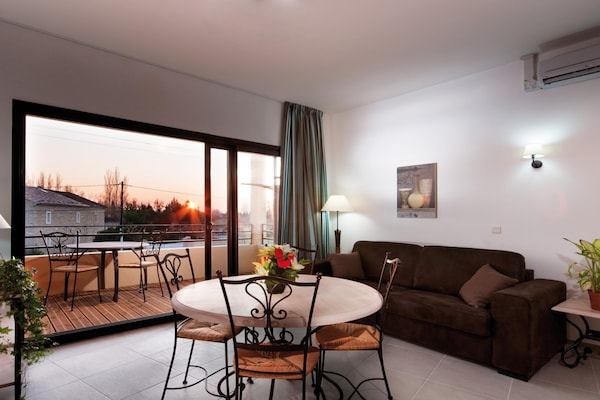 Foto van Familievakantiehuisje in de Provence voor 8 - Vakantiehuis in L'Isle-sur-la-Sorgue - LivingRoom