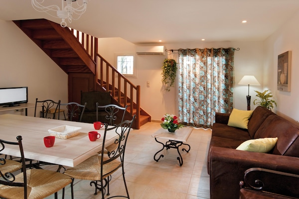 Foto van Familievakantiehuisje in de Provence voor 8 - Vakantiehuis in L'Isle-sur-la-Sorgue - LivingRoom