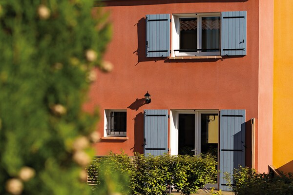 Foto van Familievakantiehuisje in de Provence voor 8 - Vakantiehuis in L'Isle-sur-la-Sorgue - ExteriorSummer